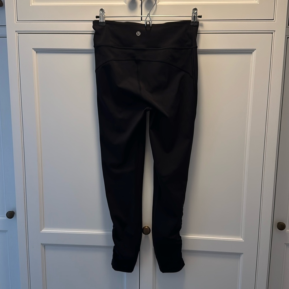 Lululemon Women’s Size 6 Black Leggings Mesh Detail